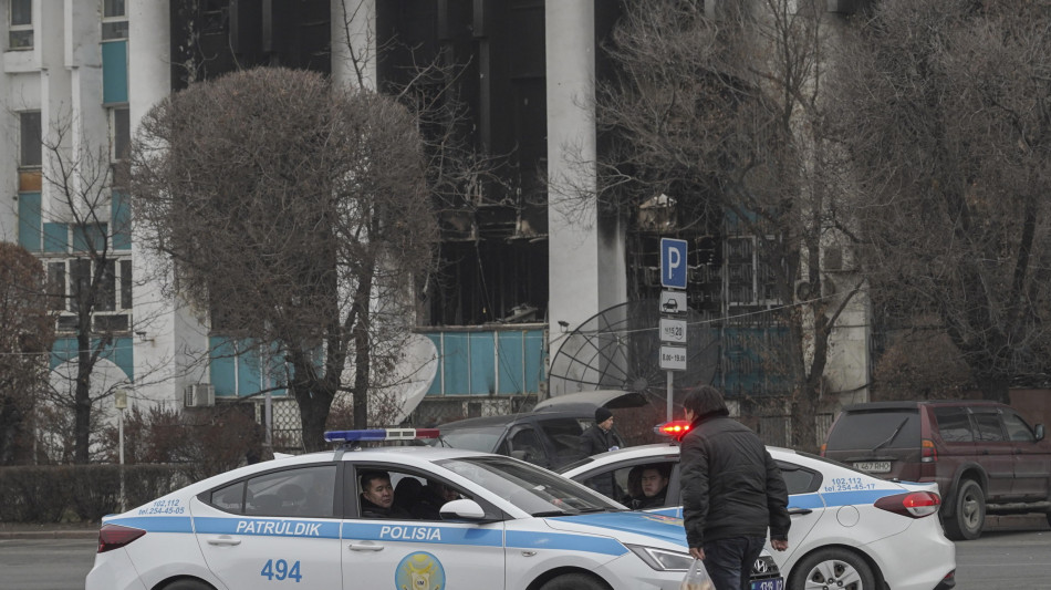 Autorit&agrave; kazake, '28 i sopravvissuti al disastro aereo'