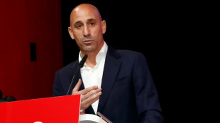 Scandale du baiser forc&eacute; : le patron du foot espagnol Luis Rubiales s'accroche &agrave; son poste et contre-attaque 