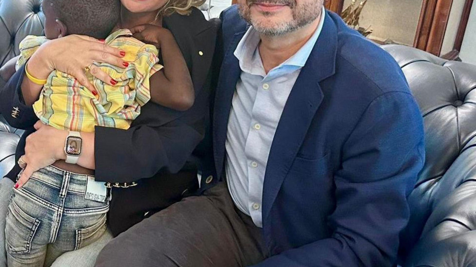 Moretti (Pd), '&egrave; fatta,10 bambini salvati dall'inferno di Haiti'