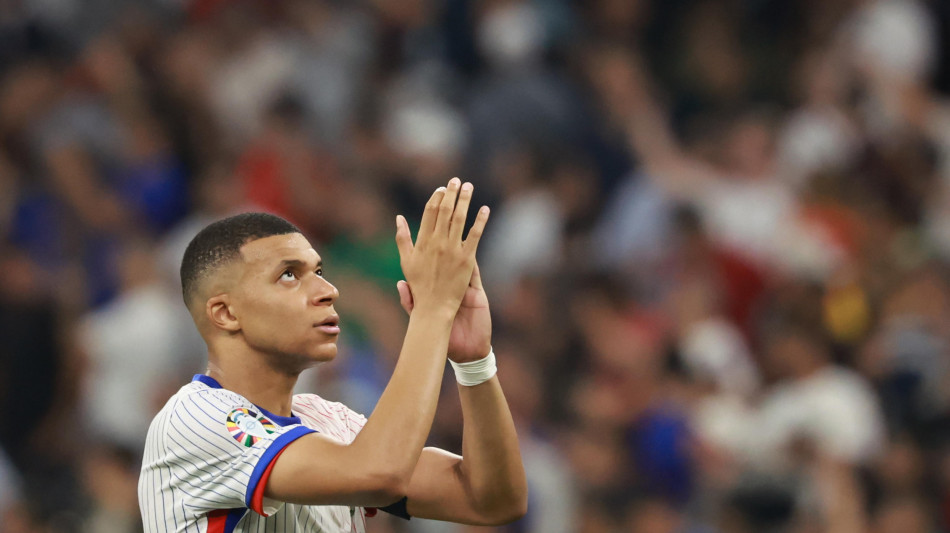 Madrid si prepara per Mbapp&eacute;, in 85mila al Bernabeu