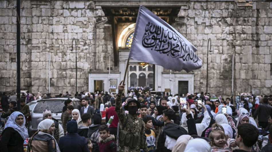 Novos dirigentes da S&iacute;ria tentam tranquilizar comunidade internacional