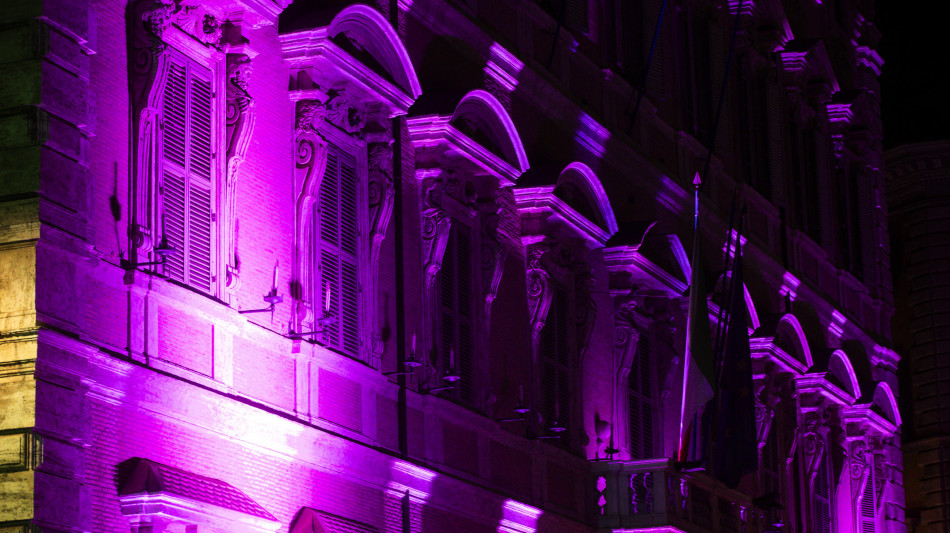 Aula Senato sospesa fino al 4, opposizioni 'governo spieghi'