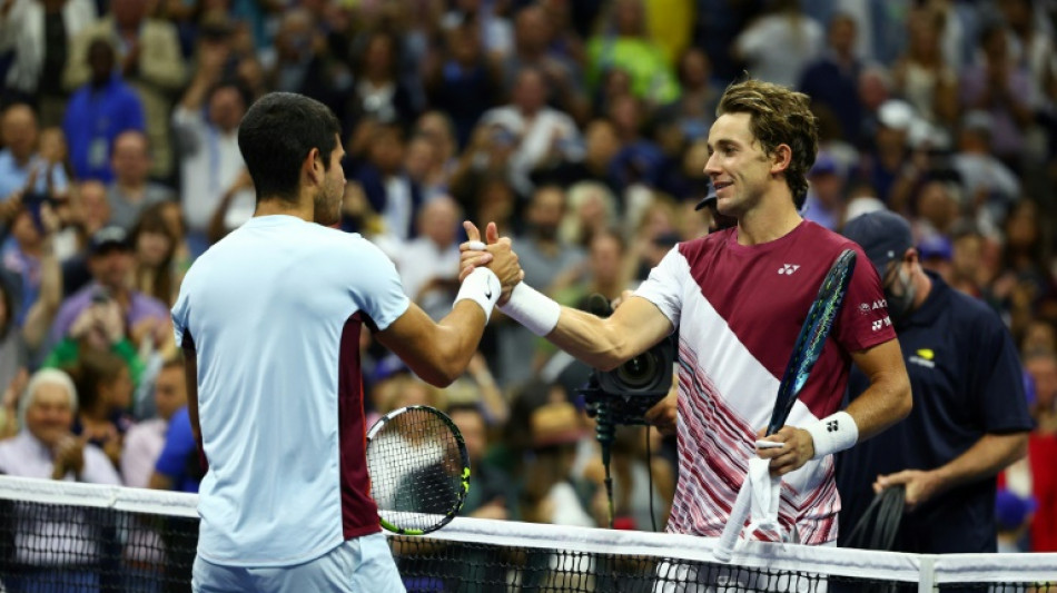 Ruud salutes 'hard nut' Alcaraz