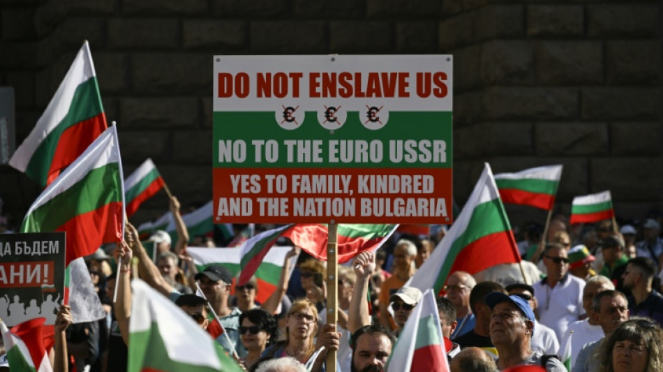 Ministros da UE autorizam Bulg&aacute;ria a aderir ao euro em 2026