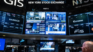 Wall Street ouvre en hausse, aid&eacute;e par la Chine et la tech