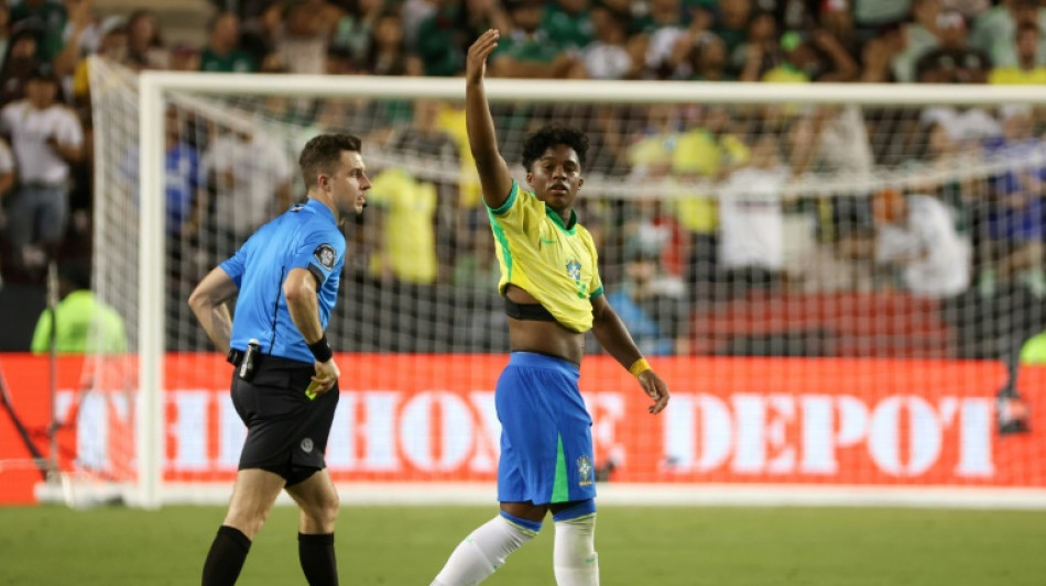 "S&oacute; Deus e Dorival sabem quando serei titular", diz Endrick 