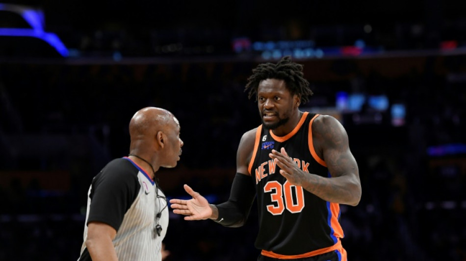 Randle, Barrett spark Knicks over Lakers to snap NBA skid