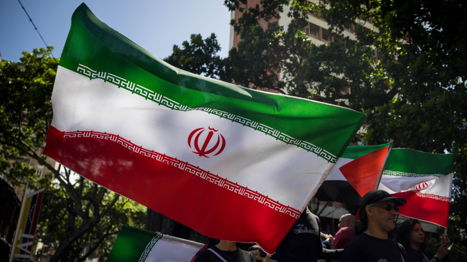 Paesi arabi condannano raid Israele e chiedono de-escalation