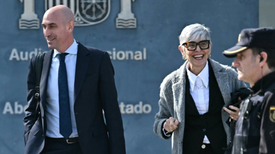 Fin du proc&egrave;s de l'ex-patron du football espagnol accus&eacute; d'avoir embrass&eacute; une joueuse 