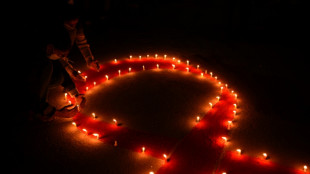 Cl&iacute;nicas sul-africanas de tratamento do HIV em alerta por suspens&atilde;o de ajuda dos EUA