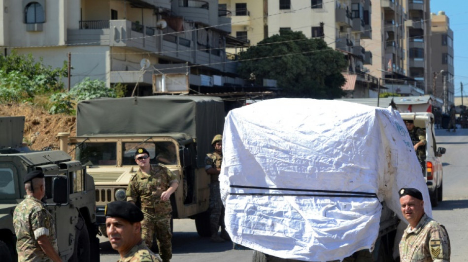 OLP entrega armas do maior campo de refugiados palestinos do Líbano