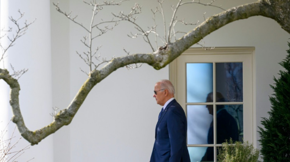 Idade e condi&ccedil;&otilde;es de sa&uacute;de de Biden, de novo sob escrut&iacute;nio