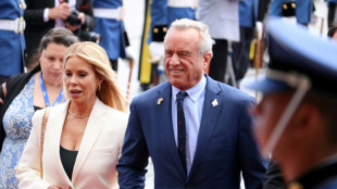 Kennedy Jr. destituye a los 17 expertos de un panel sobre vacunas en EEUU