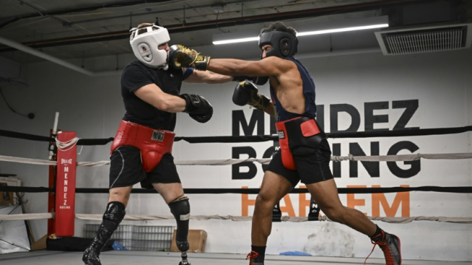 A New York, un boxeur fran&ccedil;ais avec des proth&egrave;ses de jambes r&ecirc;ve des JO en athl&egrave;te valide