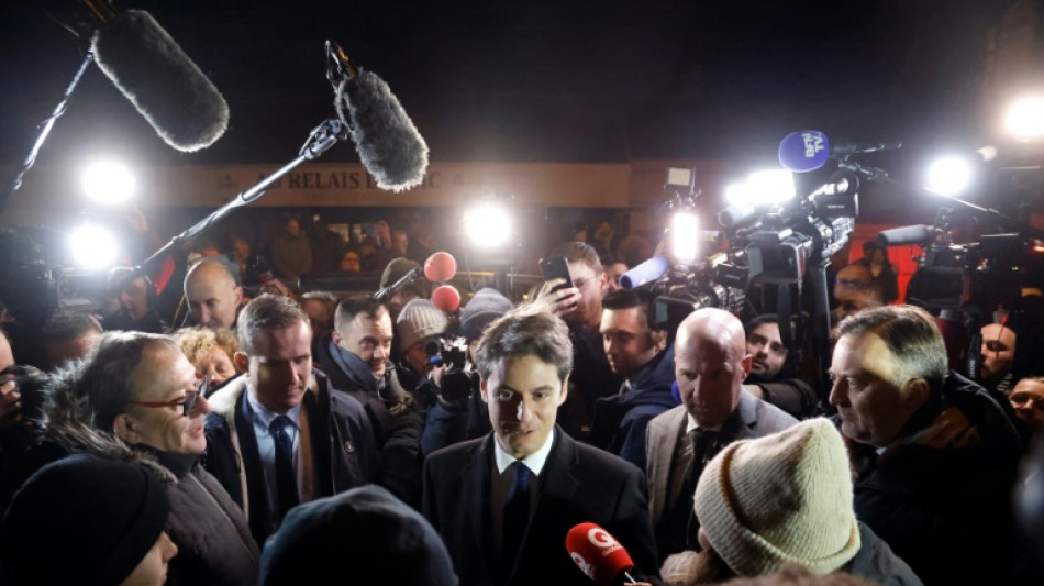 Macron ativa corrida por sucess&atilde;o presidencial na Fran&ccedil;a em 2027