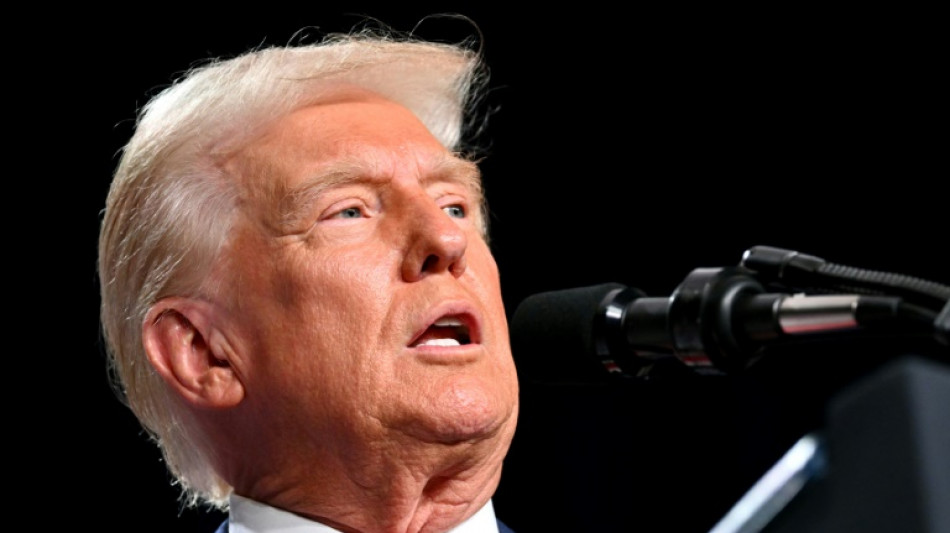 Trump firma un decreto para restringir los procedimientos de transici&oacute;n de g&eacute;nero en menores