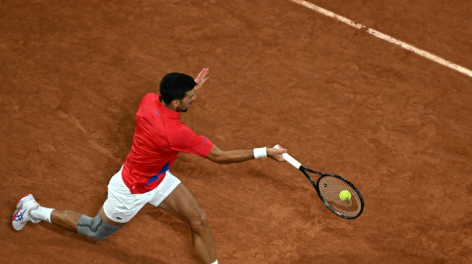 Los favoritos pasean en un arranque del tenis de Par&iacute;s golpeado por la lluvia