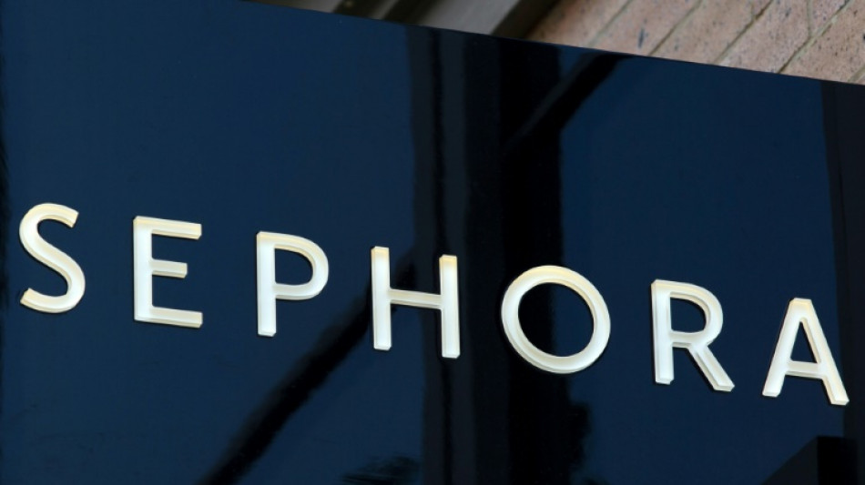 Sephora, confront&eacute; au ralentissement du march&eacute;, supprime des emplois en Chine