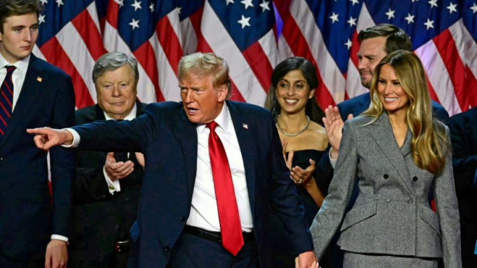 Alvo de uma enxurrada de processos, Trump ataca a m&iacute;dia americana