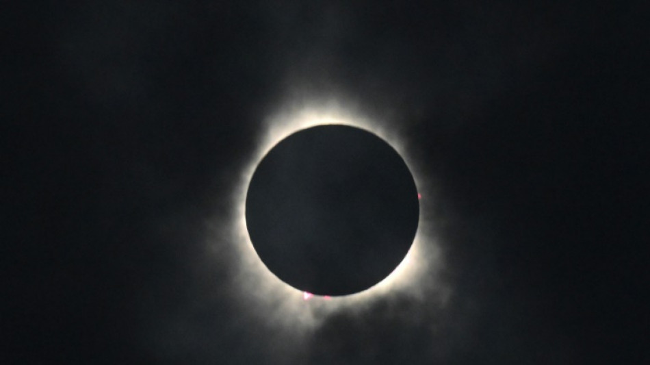 Une rare &eacute;clipse totale a travers&eacute; l'Am&eacute;rique