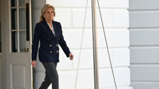 L'op&eacute;ration de Jill Biden pour une "petite l&eacute;sion" au visage "se d&eacute;roule bien" (Maison Blanche)