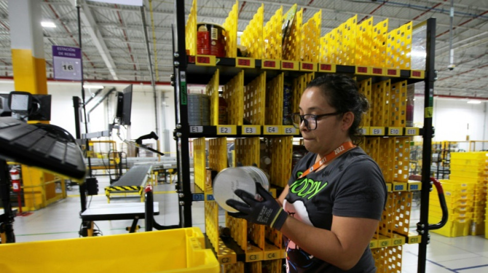 El regulador denuncia que Amazon y MercadoLibre obstaculizan la libre competencia en M&eacute;xico