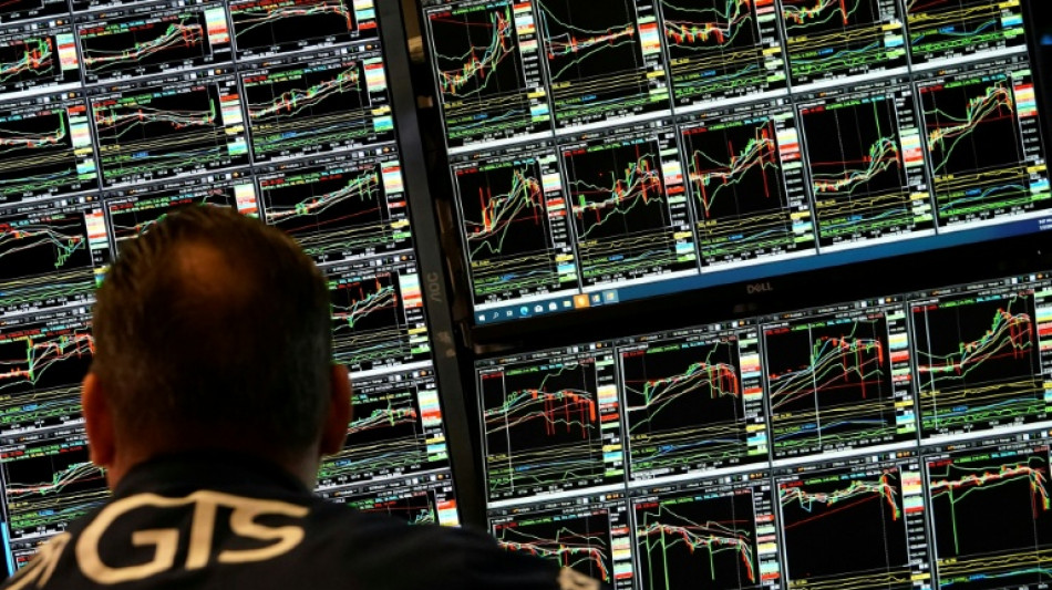 Wall Street en ordre dispers&eacute;, dig&egrave;re la premi&egrave;re semaine de Trump
