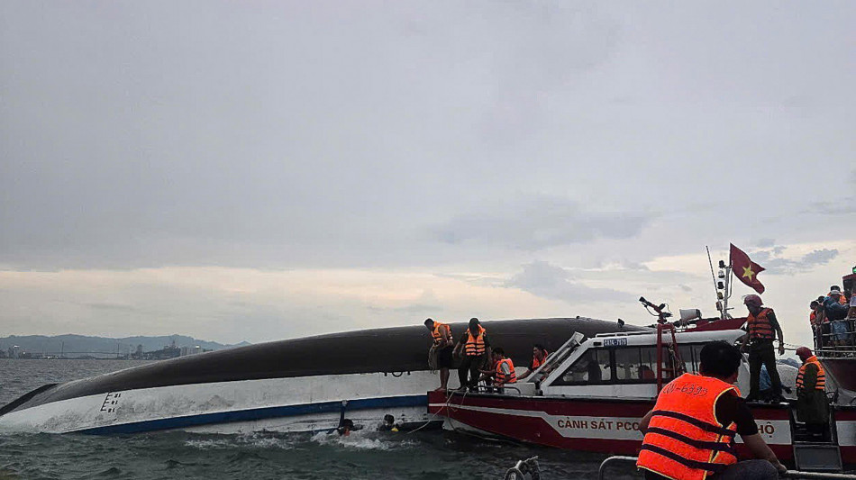 Salgono a 34 i morti del naufragio in Vietnam