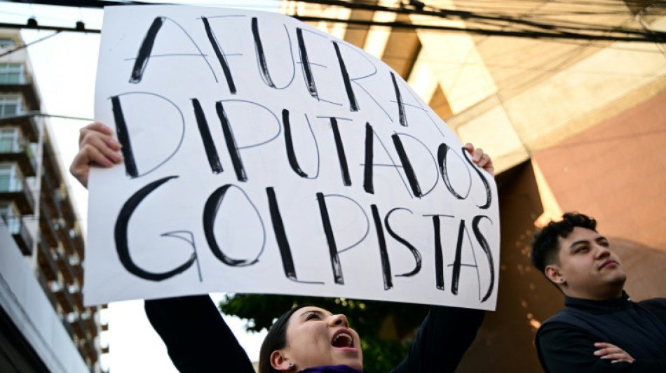 Tens&atilde;o no Congresso atrasa posse de Ar&eacute;valo como presidente da Guatemala