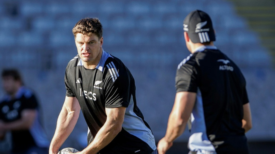 Rugby: op&eacute;ration et absence des terrains pour le capitaine des Blacks Scott Barrett