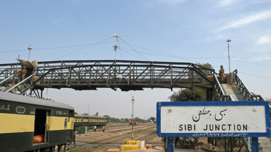 Attaque d'un train au Pakistan : les otages lib&eacute;r&eacute;s,des dizaines de morts