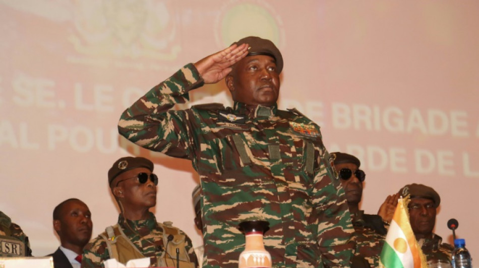 Junta militar de N&iacute;ger libera a ministros del gobierno depuesto