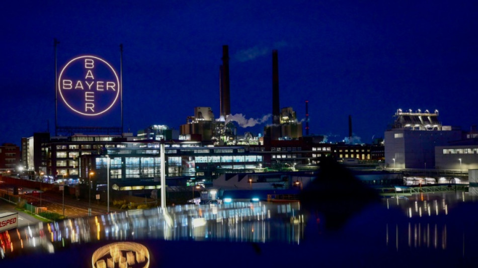 La alemana Bayer rechaza por ahora una escisi&oacute;n del grupo, pese a fuertes p&eacute;rdidas