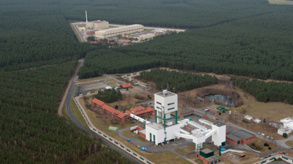 Verf&uuml;llung des Bergwerks Gorleben begonnen - Arbeiten sollen drei Jahre dauern