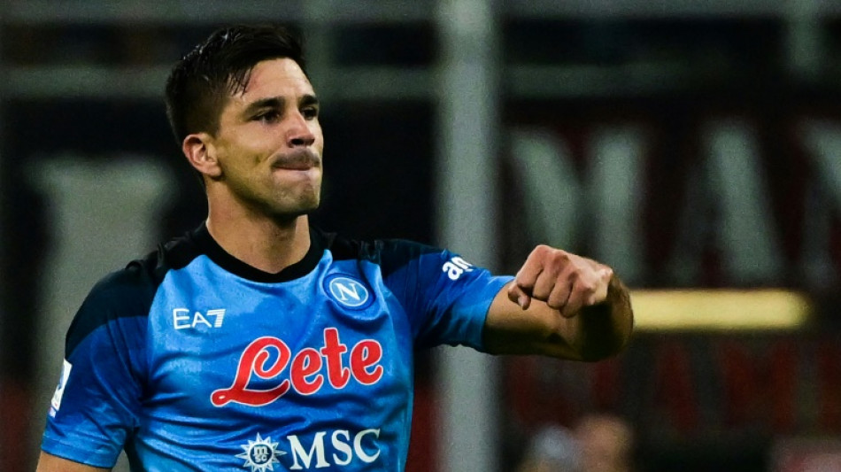 Napoli make title statement at Milan to hold Serie A lead