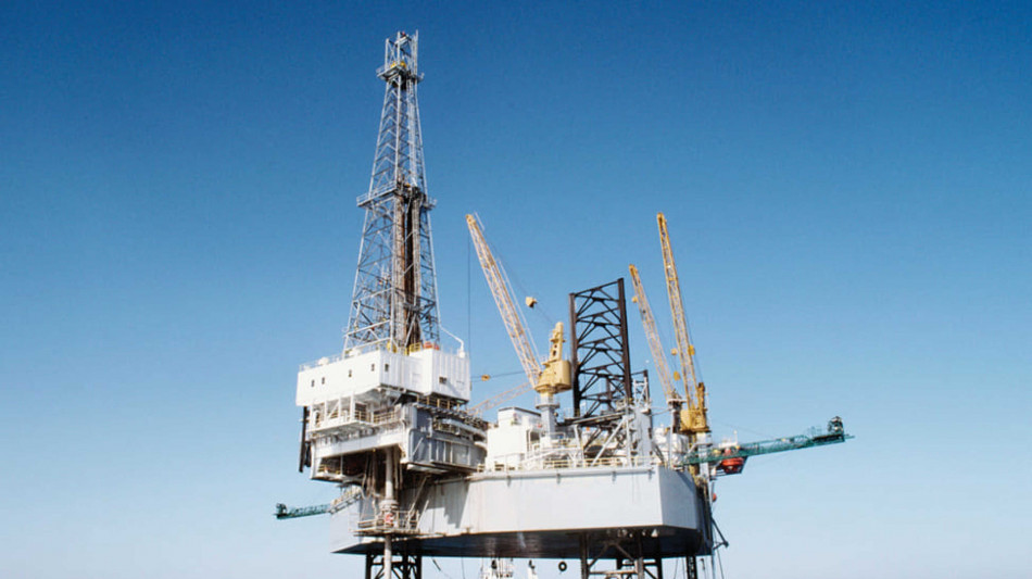 Il petrolio &egrave; in lieve rialzo, Wti a 70,59 dollari
