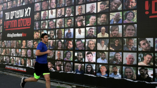 Isra&euml;l attend du Hamas qu'il lib&egrave;re samedi trois otages vivants pour sauver la tr&ecirc;ve 