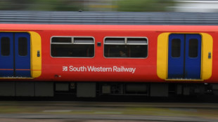 Reino Unido inicia processo de reestatiza&ccedil;&atilde;o do sistema ferrovi&aacute;rio