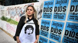 Maradona foi mantido como "sequestrado" meses antes de sua morte, diz ex-companheira