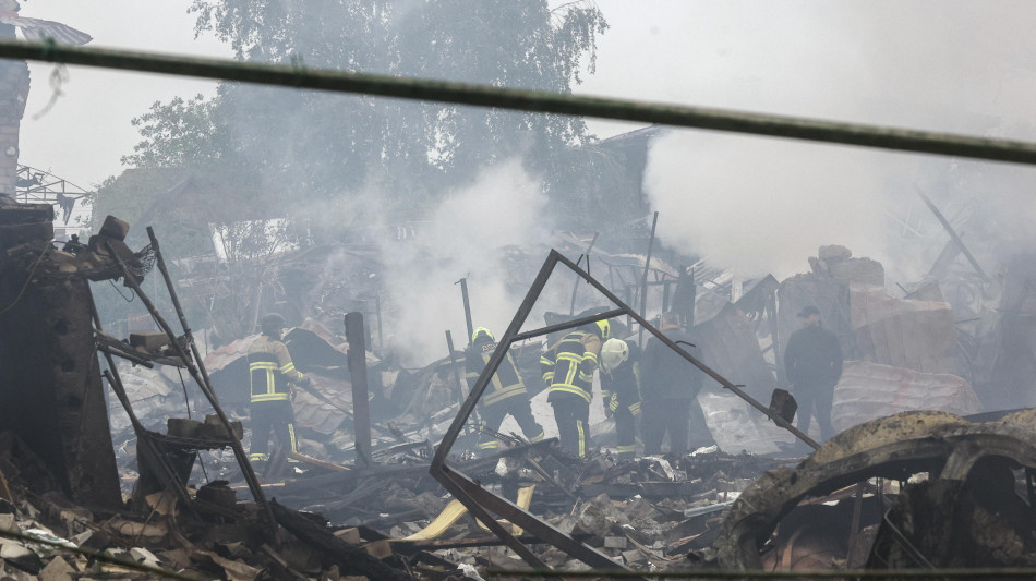 Kiev, '10 civili uccisi in raid russi in 24h, sgomberi in Sumy'