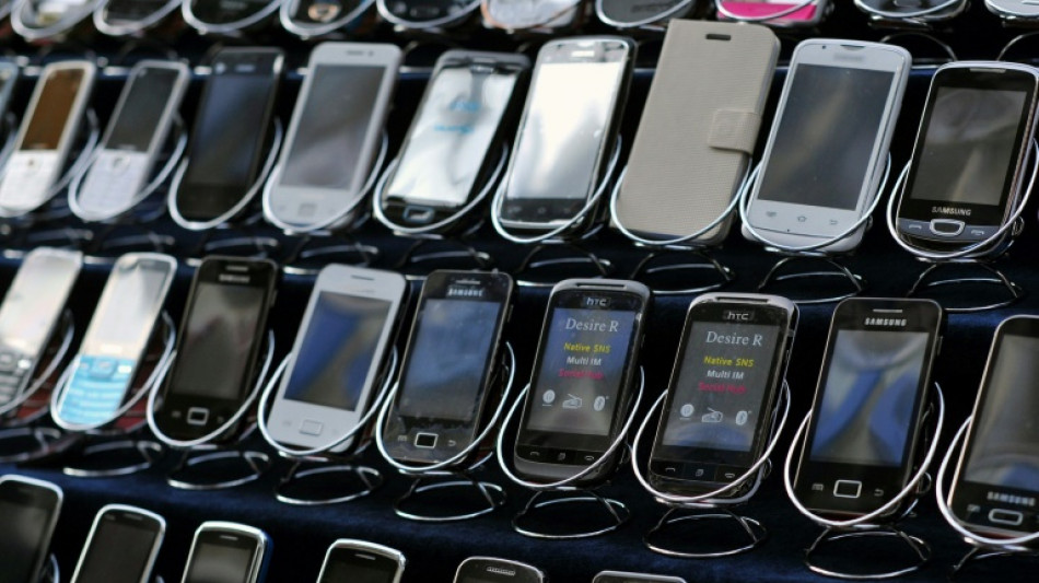 Du DynaTAC aux smartphones pliables: un demi-si&egrave;cle de r&eacute;volution mobile