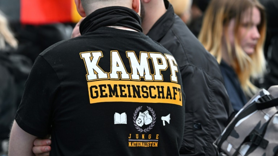 Bericht: Rechtsextreme f&uuml;r sexuelle Minderheiten Gefahr f&uuml;r Leib und Leben