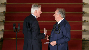 France: faute de budget pour 2025, le gouvernement reconduit celui de l'ann&eacute;e &eacute;coul&eacute;e