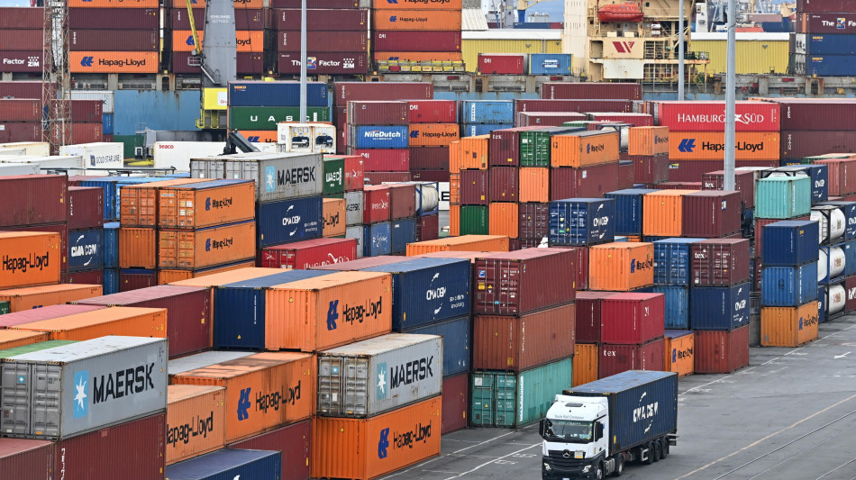 Sace, export cresce ancora, nel 2025 toccher&agrave; 679 miliardi