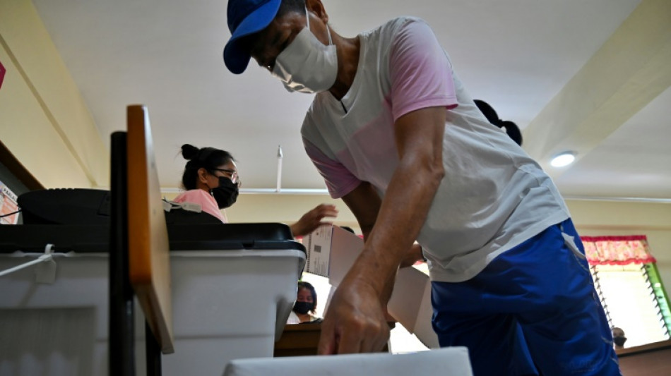 &Eacute;lections aux Philippines: Marcos Jr se dirige vers une victoire &eacute;crasante