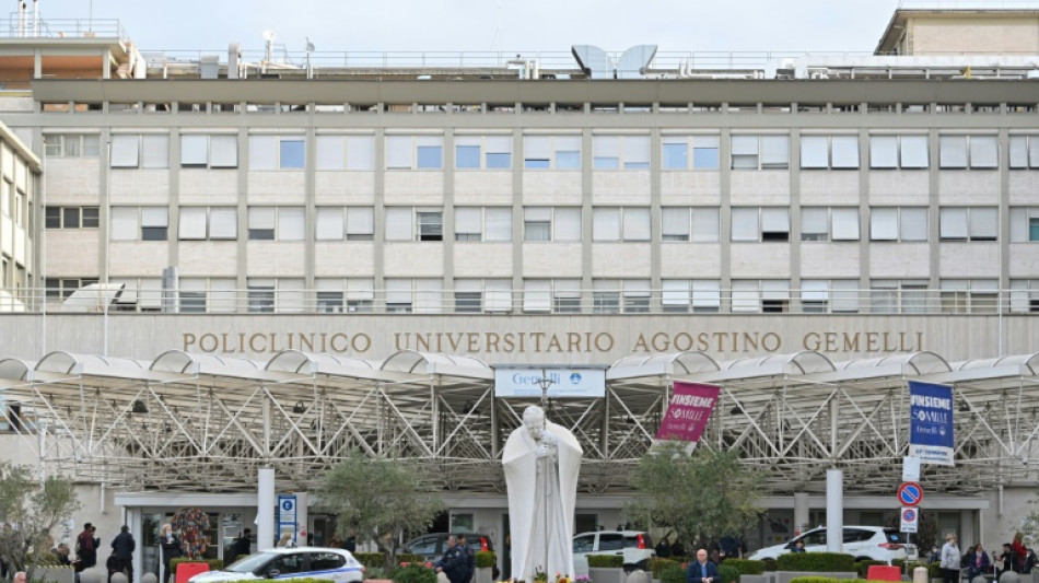 El papa Francisco, hospitalizado en Roma, pas&oacute; "una buena noche"