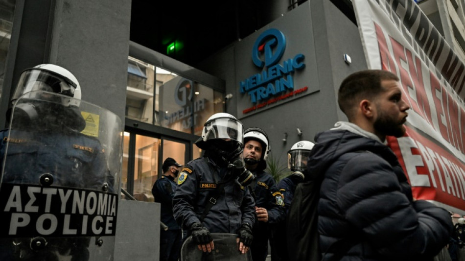 Polizei durchsucht Bahnhof von Larisa nach Zugungl&uuml;ck in Griechenland