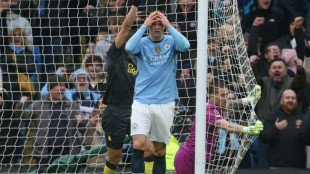 Angleterre: Chelsea craque sur le tard, Manchester City d&eacute;&ccedil;oit encore