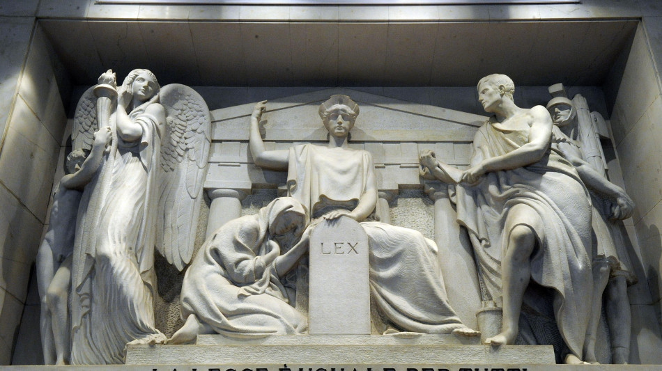 Pizzaiolo ucciso, ergastolo al baby boss che spar&ograve;