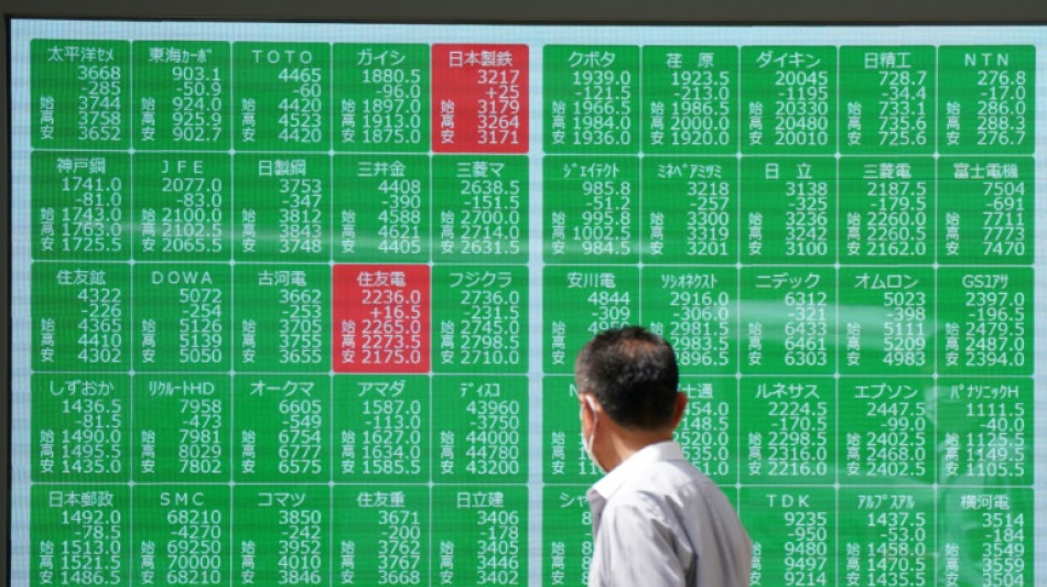 Bolsa de T&oacute;quio fecha em alta de 10,2% um dia ap&oacute;s queda hist&oacute;rica